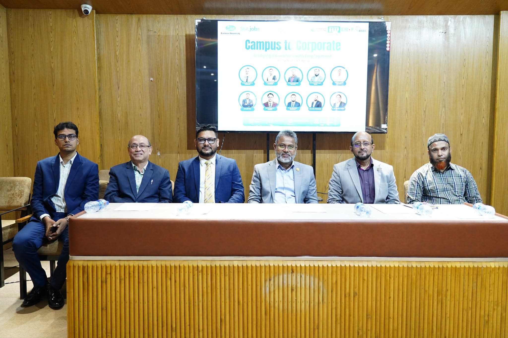 ‘ক্যাম্পাস টু কর্পোরেট’ প্রতিপাদ্যে ইস্টার্ন ইউনিভার্সিটিতে স্কিল অ্যান্ড এমপ্লয়েবিলিটি সামিট অনুষ্ঠিত