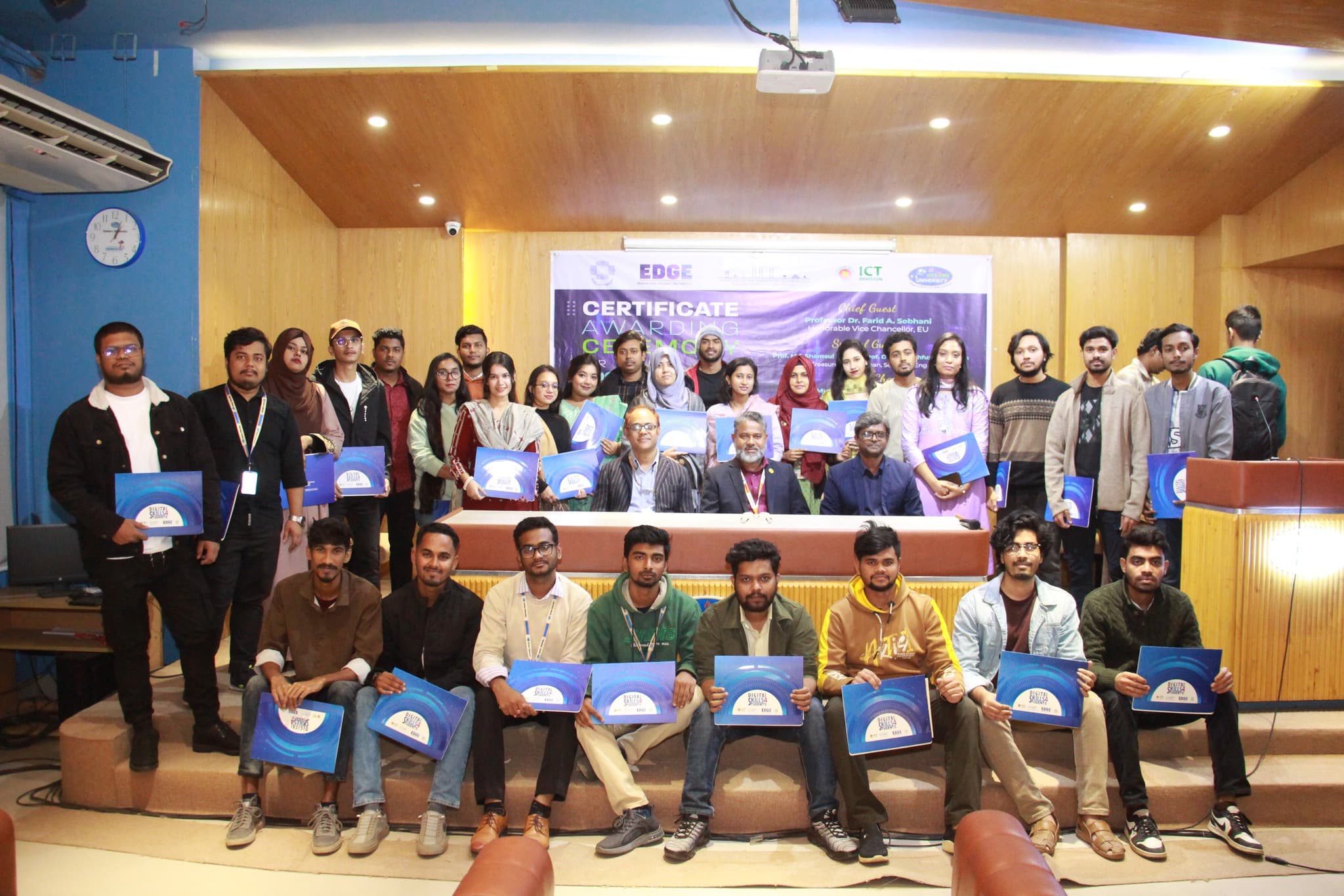 𝐄𝐃𝐆𝐄 𝐒𝐃𝐏 𝐂𝐞𝐫𝐭𝐢𝐟𝐢𝐜𝐚𝐭𝐞 𝐀𝐰𝐚𝐫𝐝𝐢𝐧𝐠 𝐂𝐞𝐫𝐞𝐦𝐨𝐧𝐲 𝐡𝐞𝐥𝐝 𝐚𝐭 𝐄𝐚𝐬𝐭𝐞𝐫𝐧 𝐔𝐧𝐢𝐯𝐞𝐫𝐬𝐢𝐭𝐲