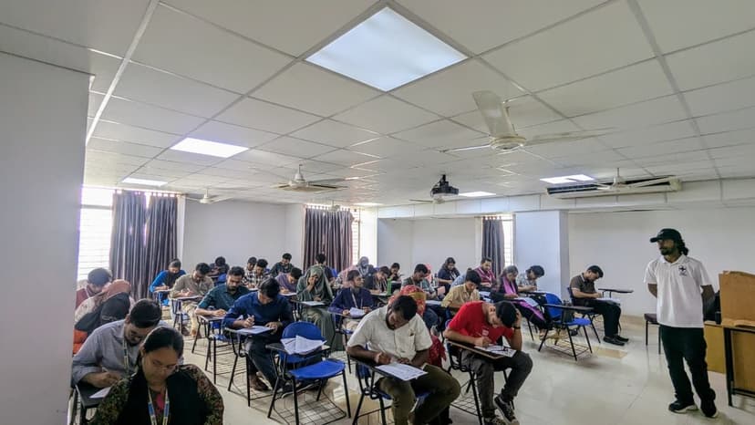 মহান মুক্তিযুদ্ধের চেতনা তরুণ প্রজন্মের মাঝে ছড়িয়ে দিতে “মুক্তিযুদ্ধ অলিম্পিয়াড ২০২৬” সফলভাবে সম্পন্ন করেছে ইস্টার্ন বন্ধুসভা।